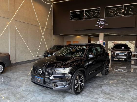 VOLVO XC40 2.0 T5 GASOLINA R-DESIGN AWD GEARTRONIC VOLVO XC40 2.0 T5 GASOLINA R-DESIGN AWD GEARTRONIC